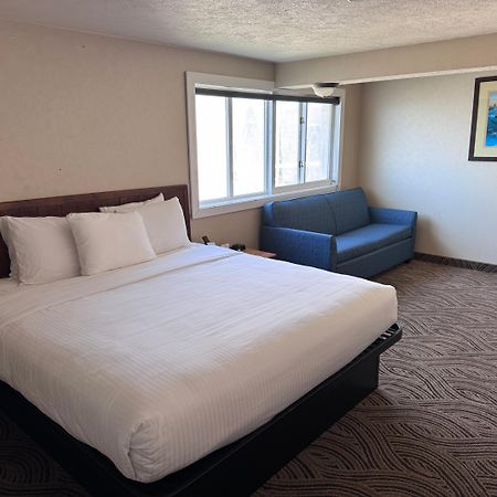 Promenade Inn & Suites Oceanfront シーサイド エクステリア 写真