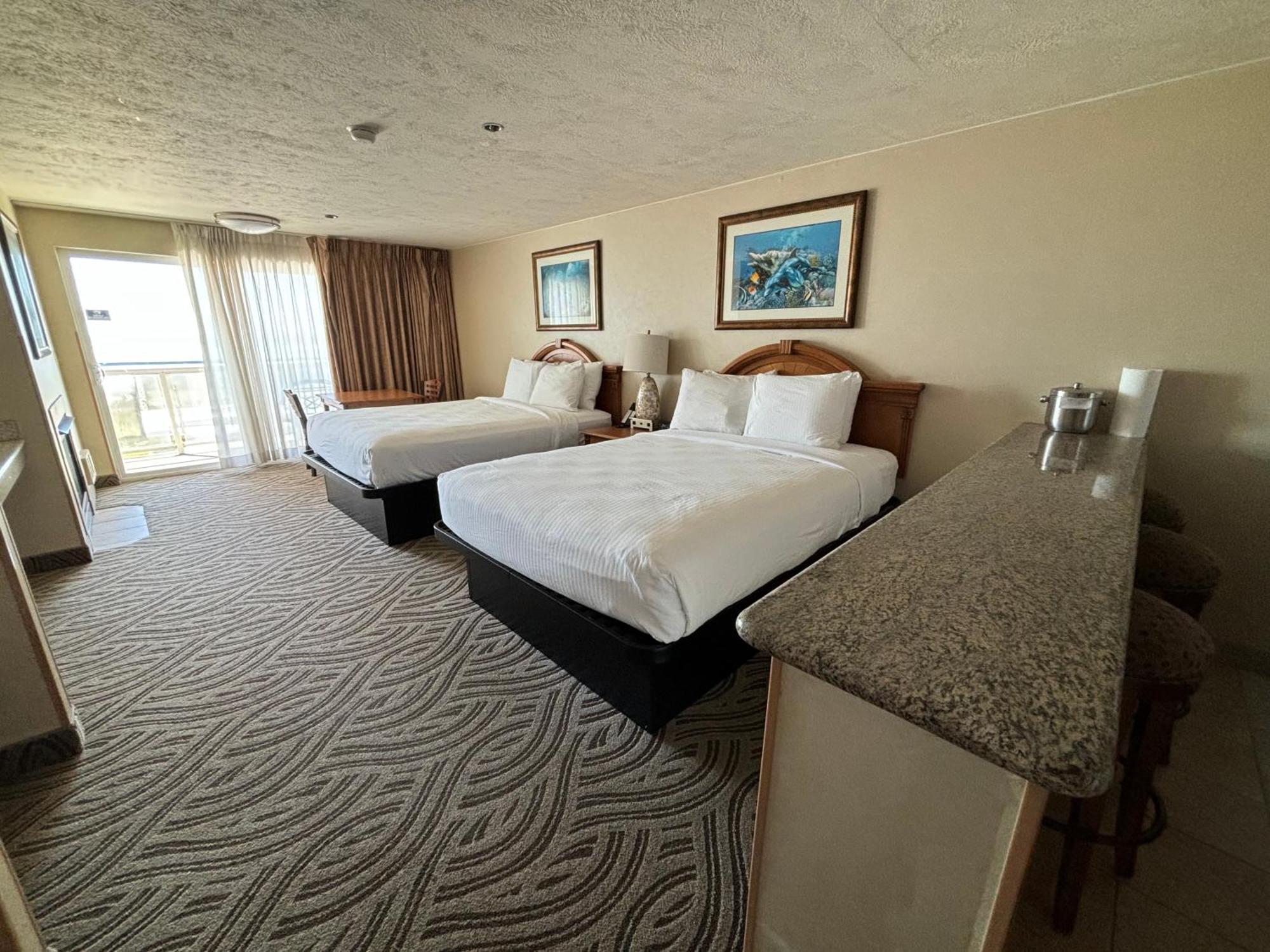 Promenade Inn & Suites Oceanfront シーサイド エクステリア 写真