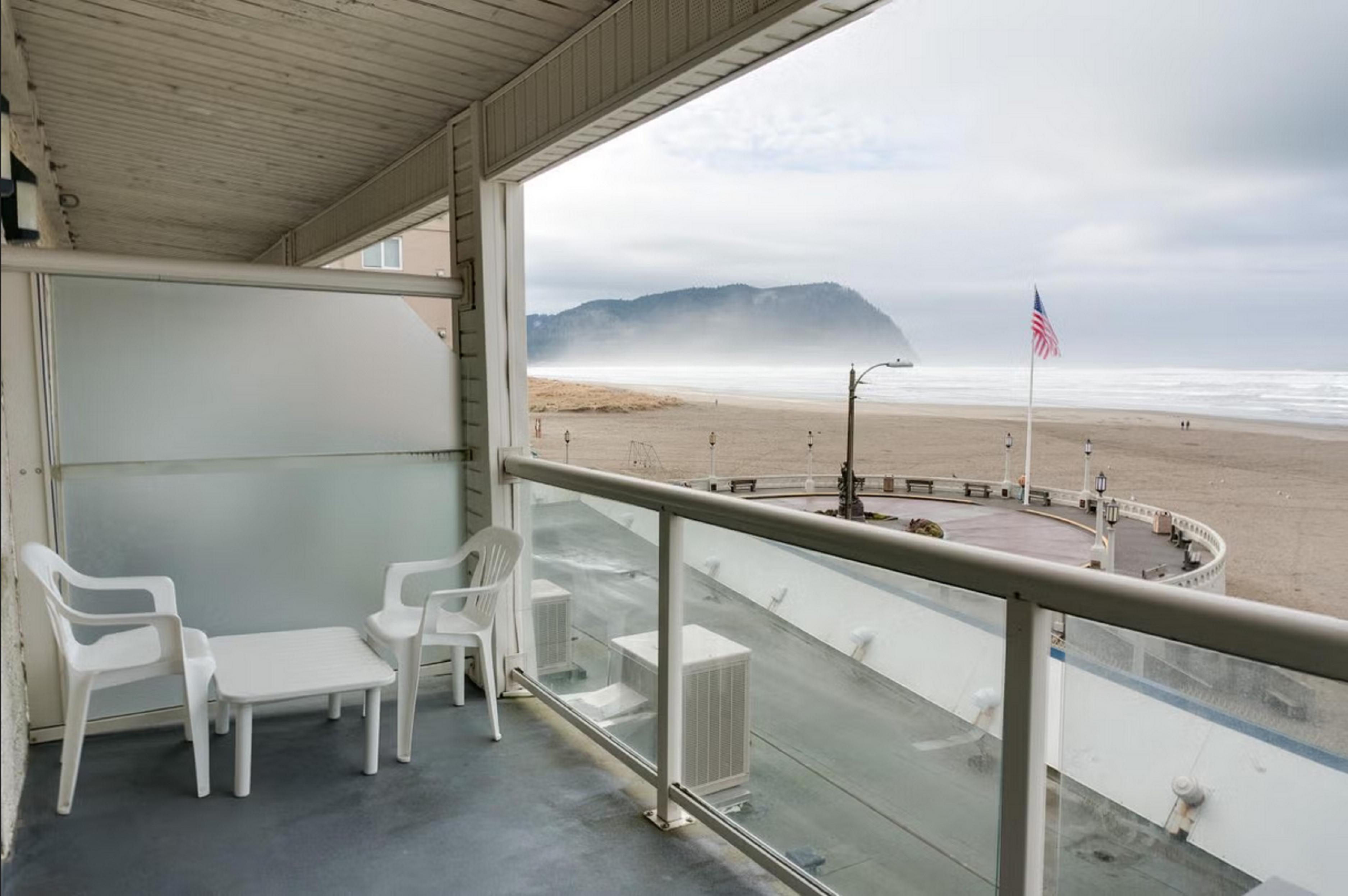Promenade Inn & Suites Oceanfront シーサイド エクステリア 写真