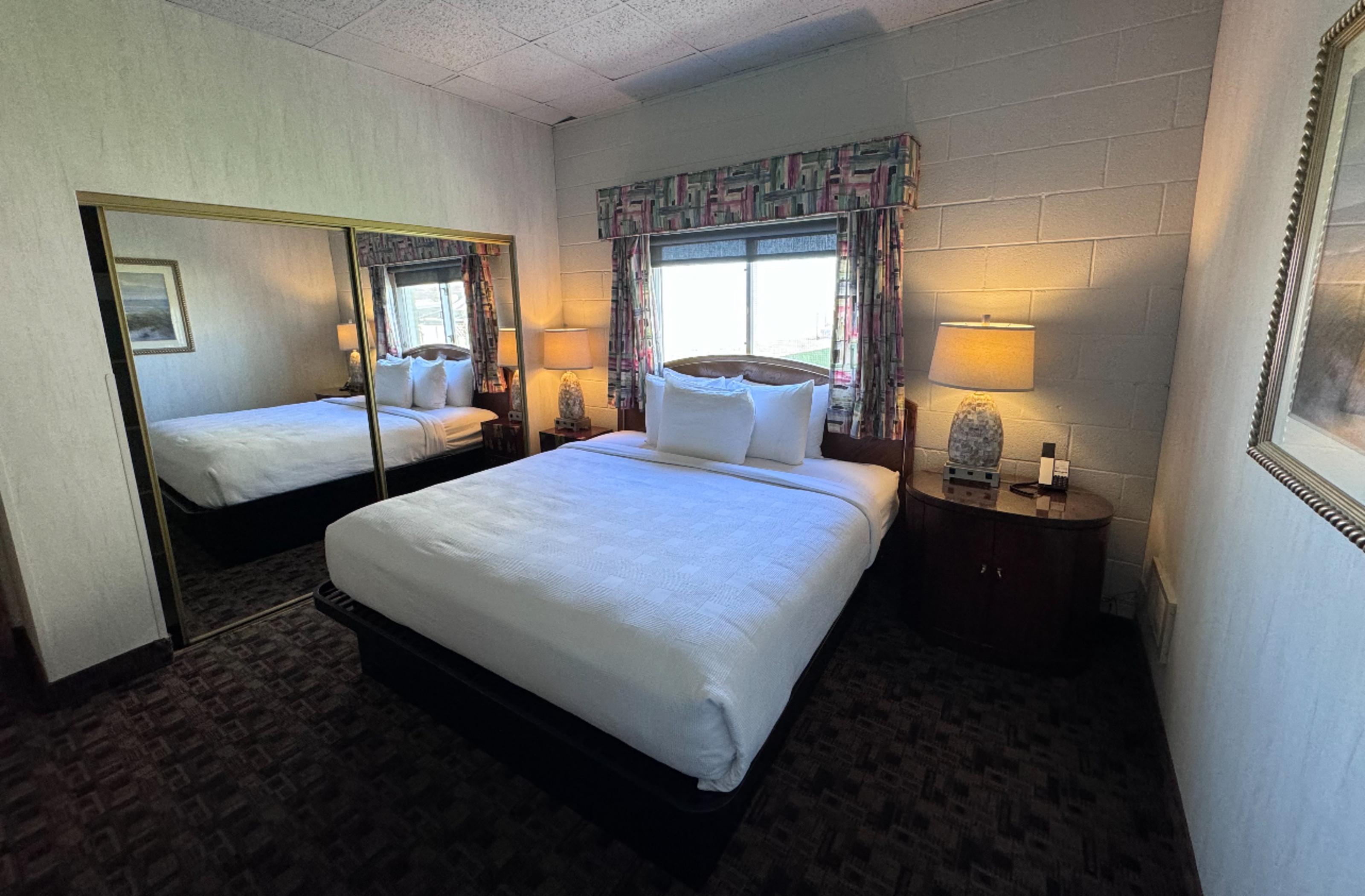 Promenade Inn & Suites Oceanfront シーサイド エクステリア 写真