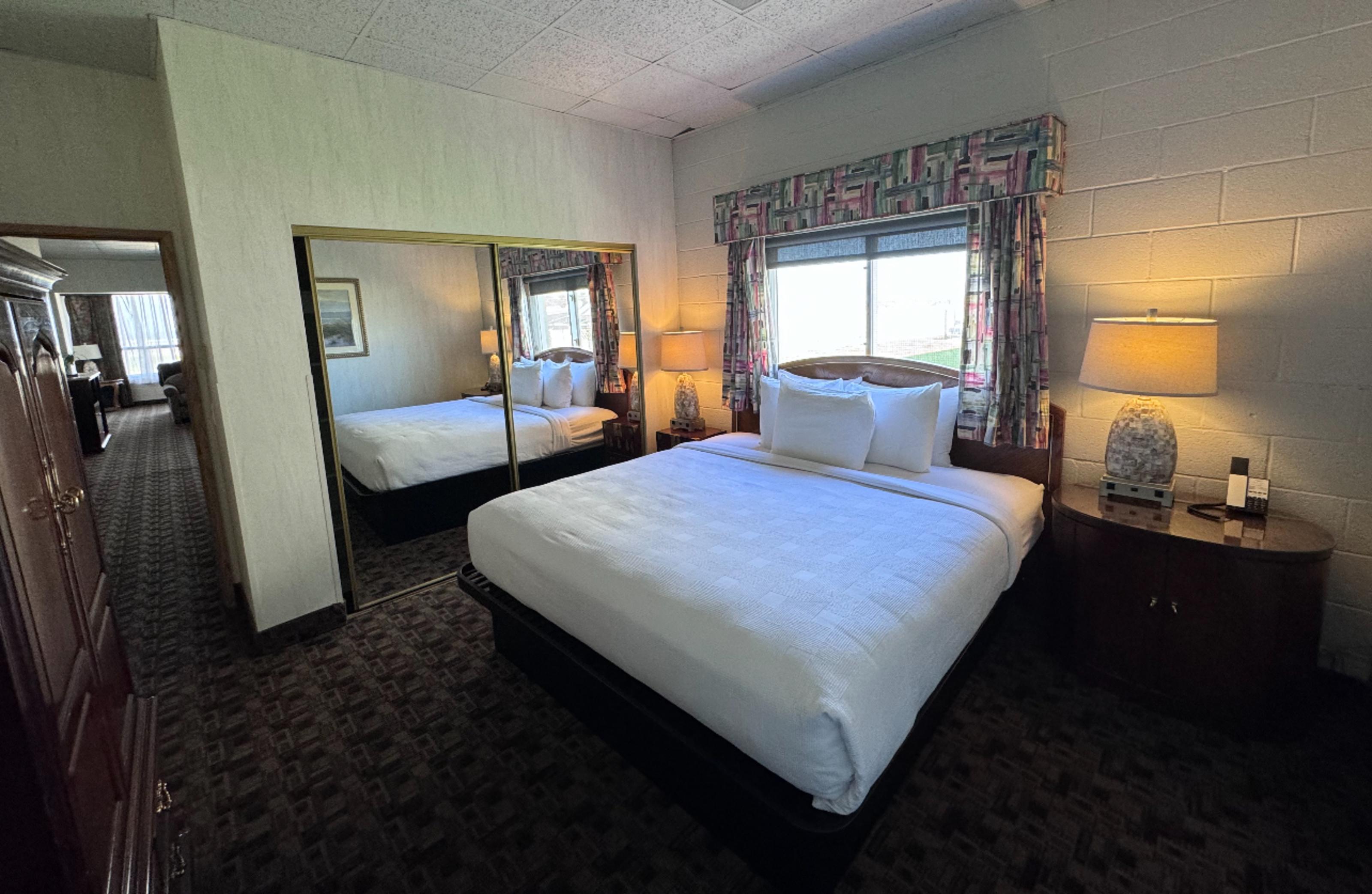 Promenade Inn & Suites Oceanfront シーサイド エクステリア 写真