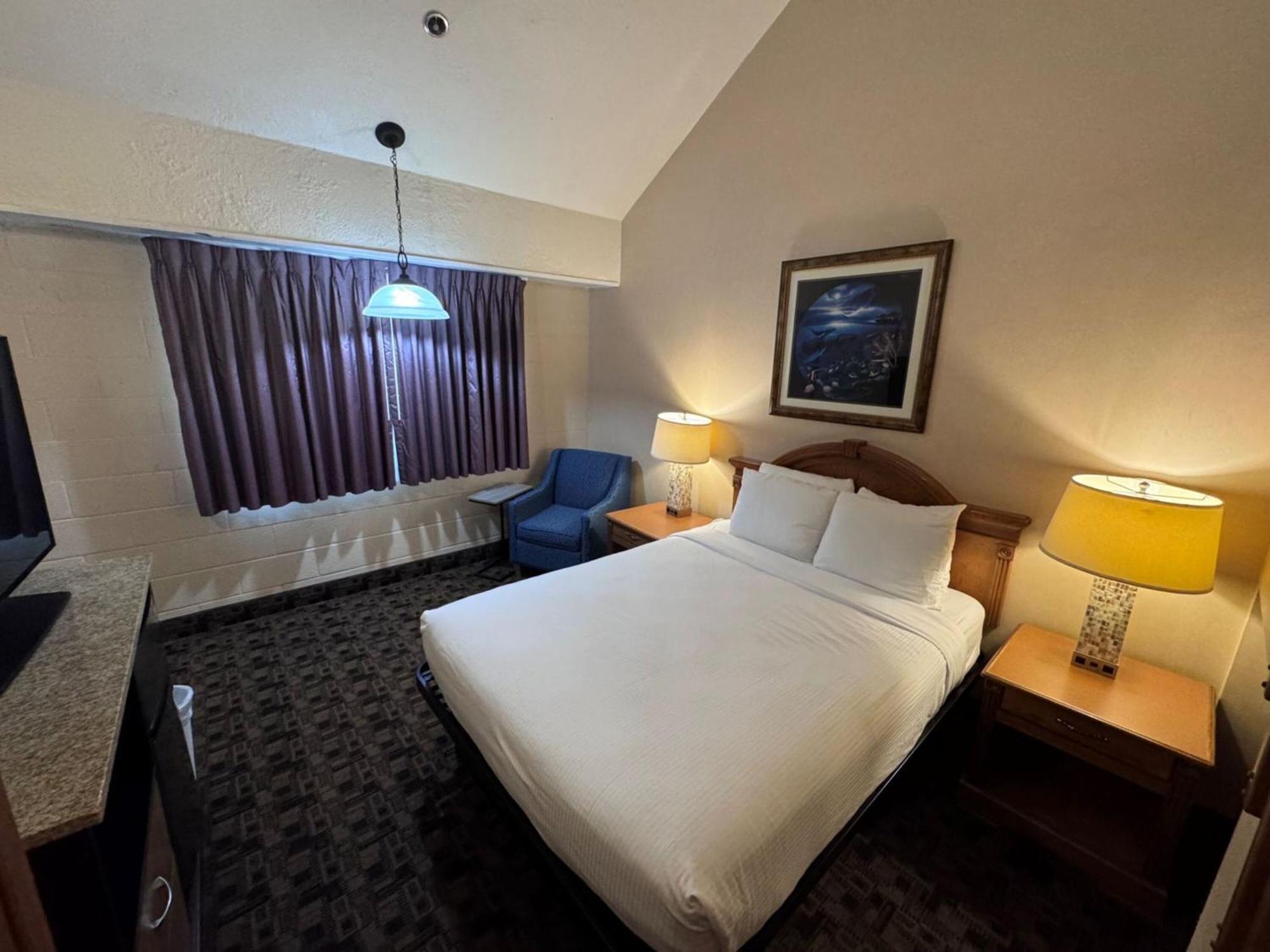 Promenade Inn & Suites Oceanfront シーサイド エクステリア 写真